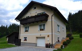 Apartma Ob Potoku